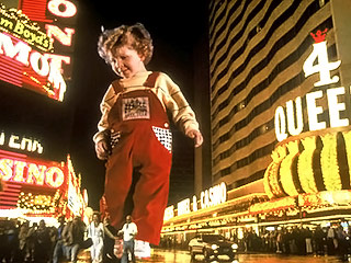 Adam in the downtown scene of Honey I Blew Up the Kid